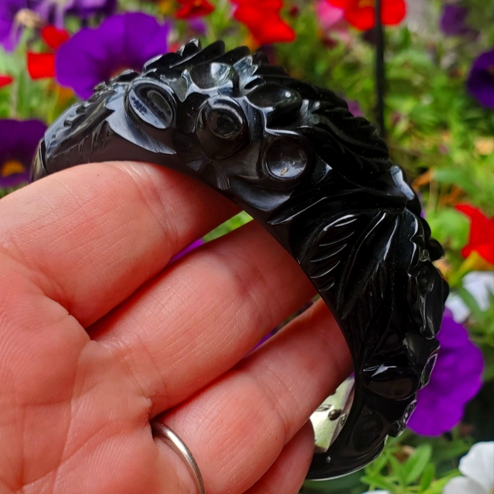 vintage carved bakelite bracelet